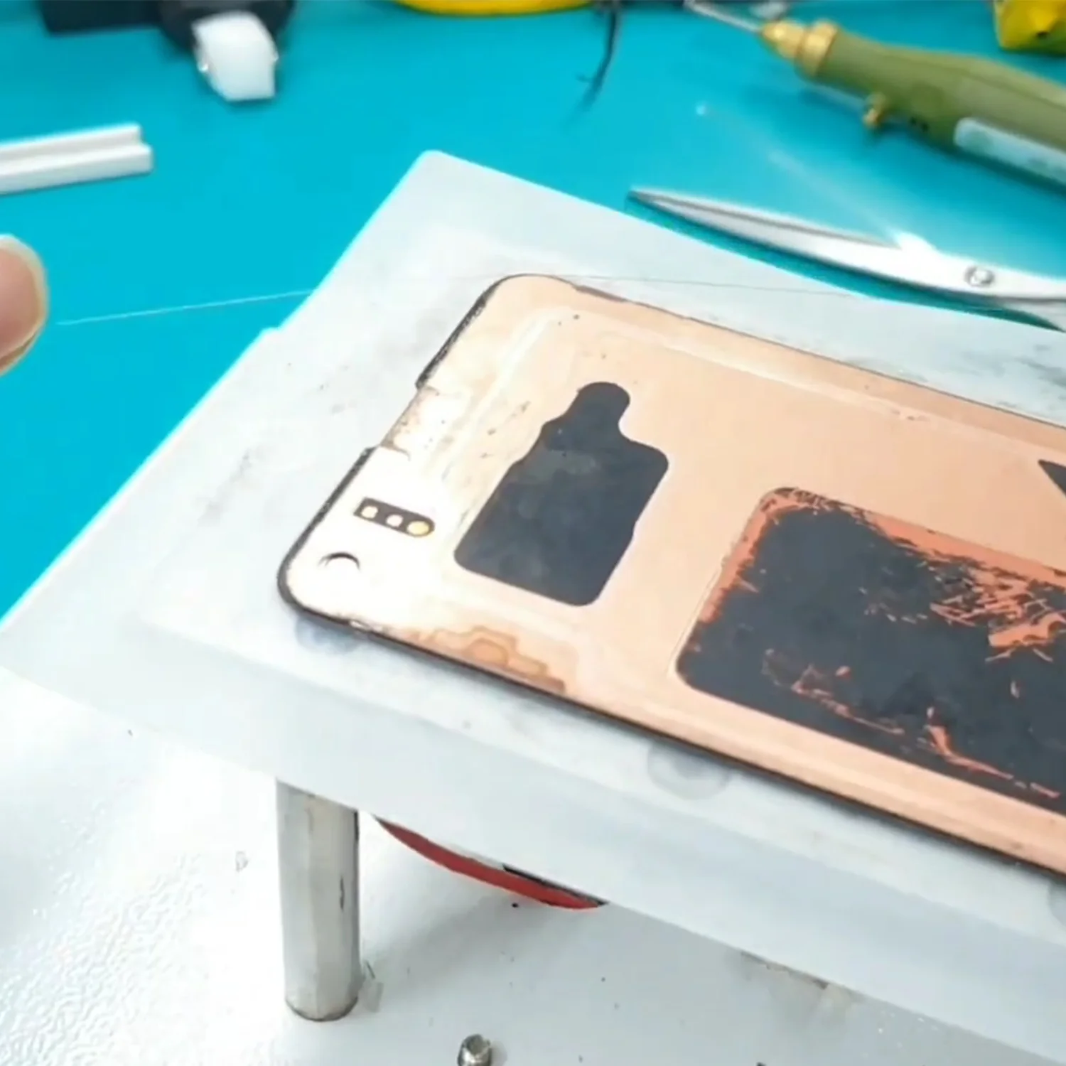 ep-kinh-samsung-galaxy-s10e-slide2