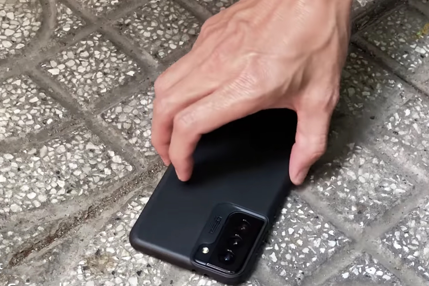 ep-kinh-samsung-galaxy-s21-plus-nguyen-nhan