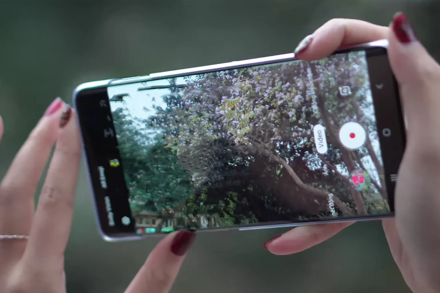 thay-camera-samsung-galaxy-s10-plus-dau-hieu