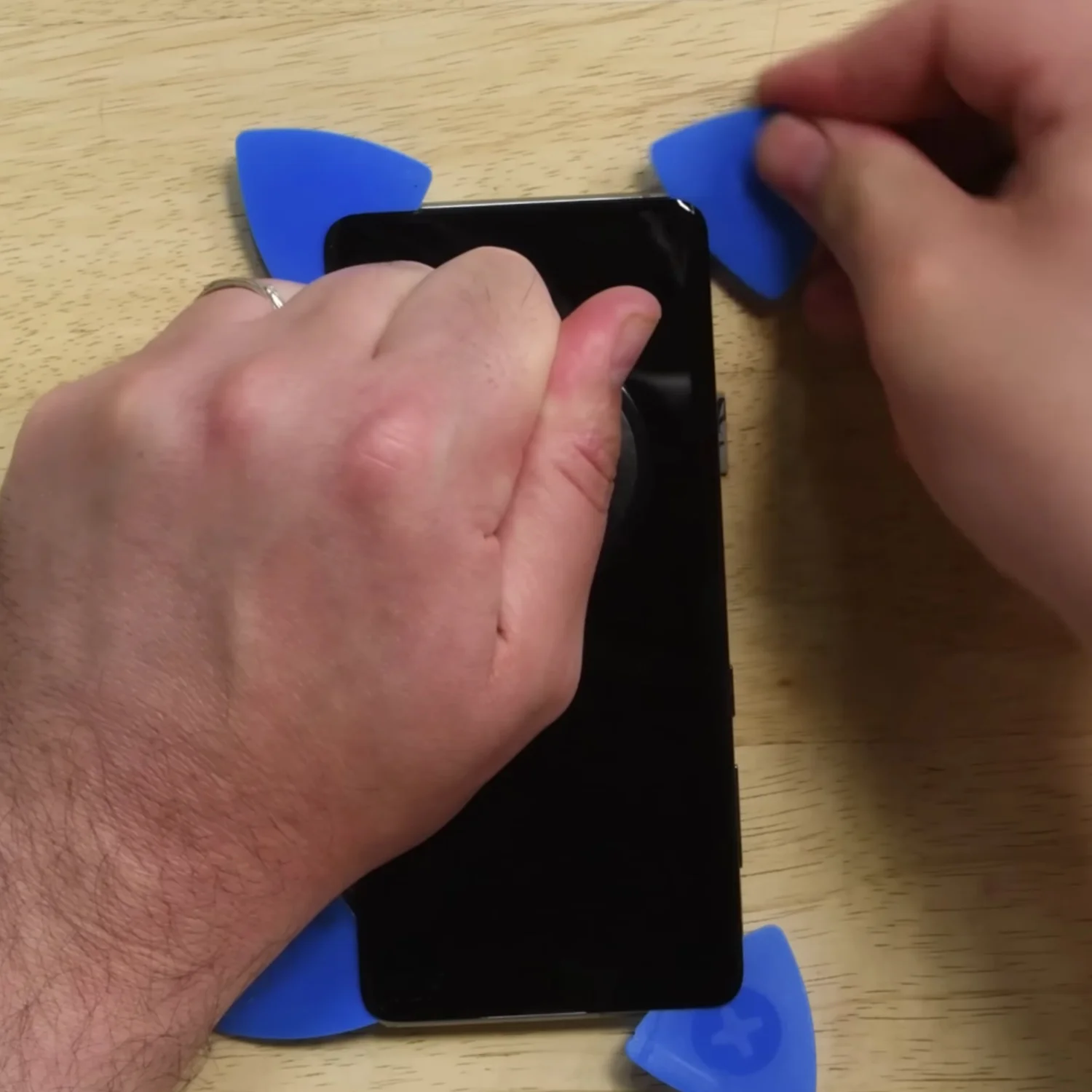 thay-camera-truoc-sau-samsung-galaxy-s10-slide1