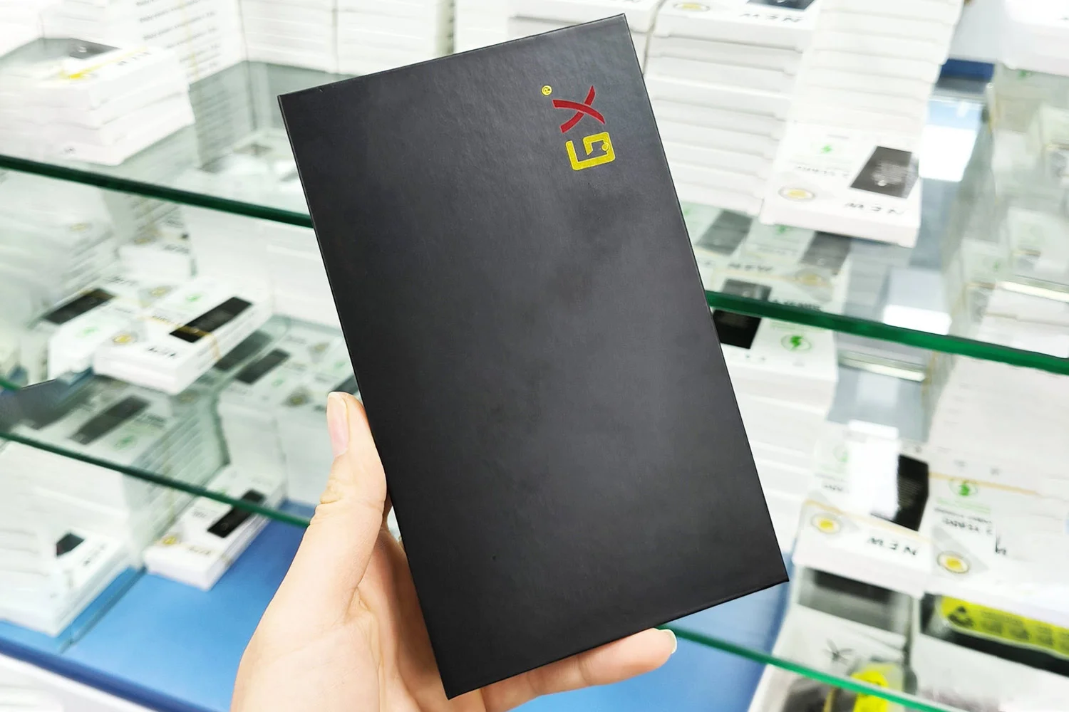 thay-man-hinh-iphone-11-pro-max-chinh-hang-CHON-MAN-LINH-KIEN