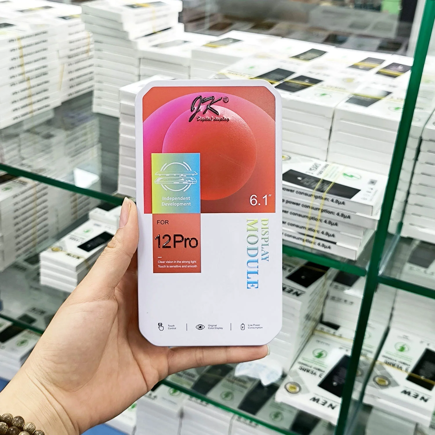 thay-man-hinh-iphone-12-pro-chinh-hang-3