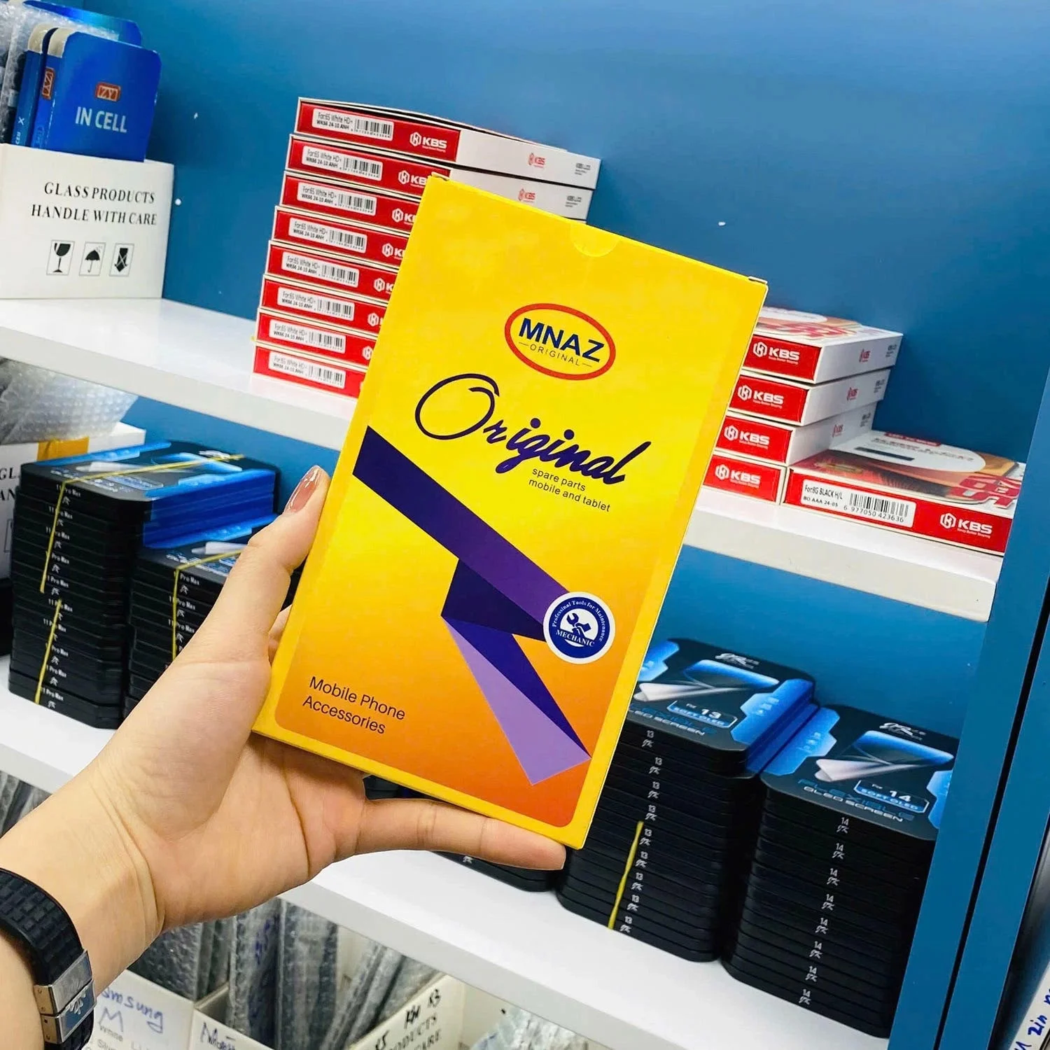 thay-man-hinh-iphone-14-plus-chinh-hang-5