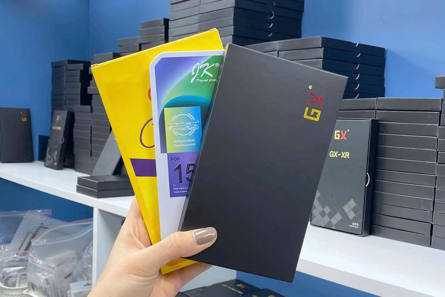 thay-man-hinh-iphone-15-chinh-hang-thay-man-hinh-nao