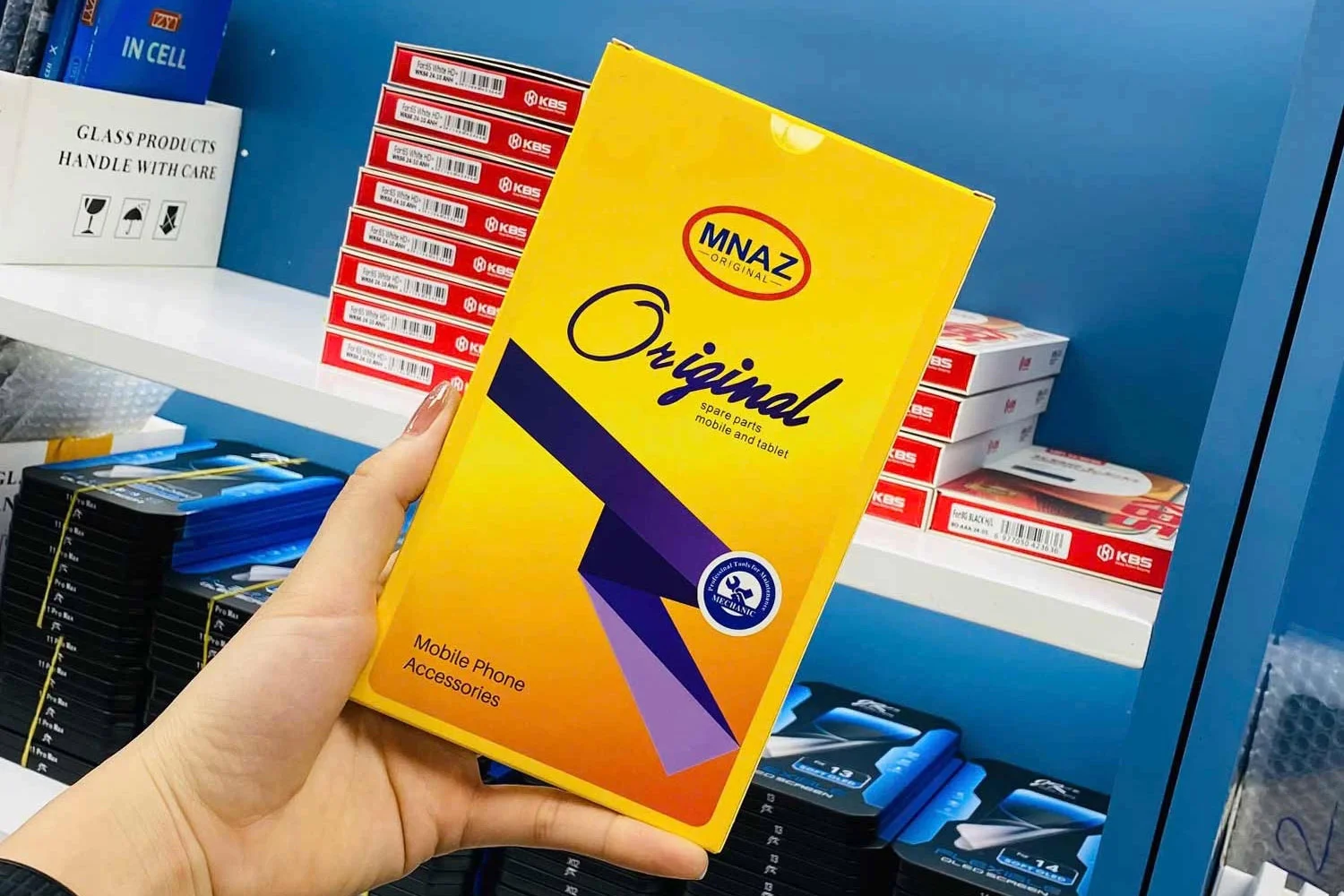 thay-man-hinh-iphone-15-plus-chinh-hang-thay-man-chinh-hanh