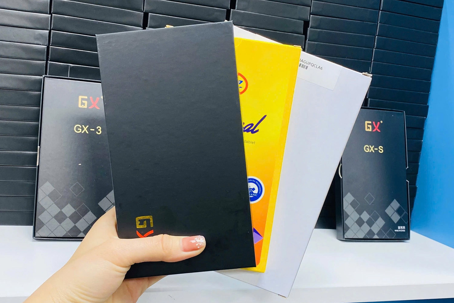 thay-man-hinh-iphone-15-pro-chinh-hang-THAY-MAN-NAO