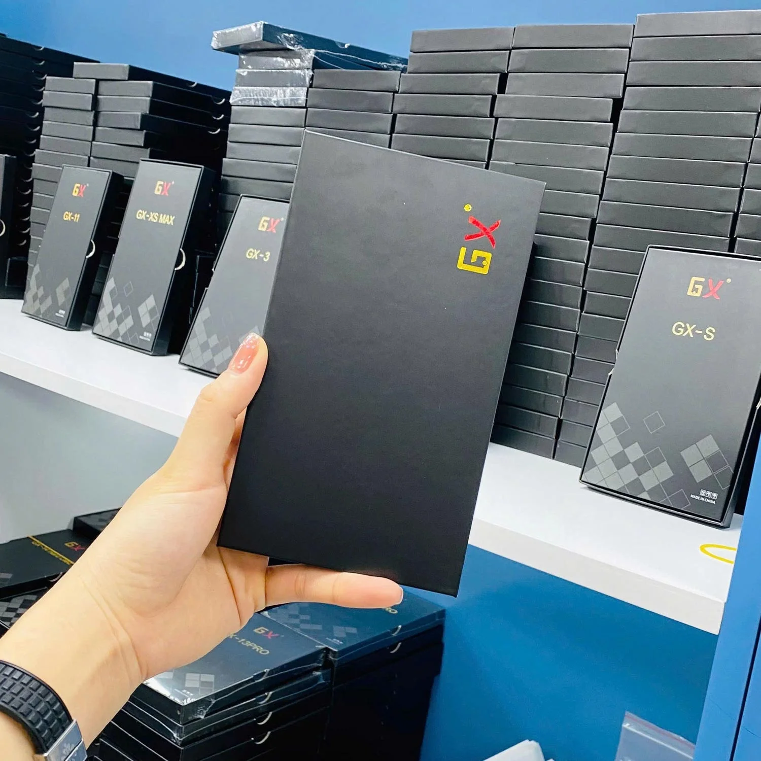 thay-man-hinh-iphone-16-chinh-hang-3