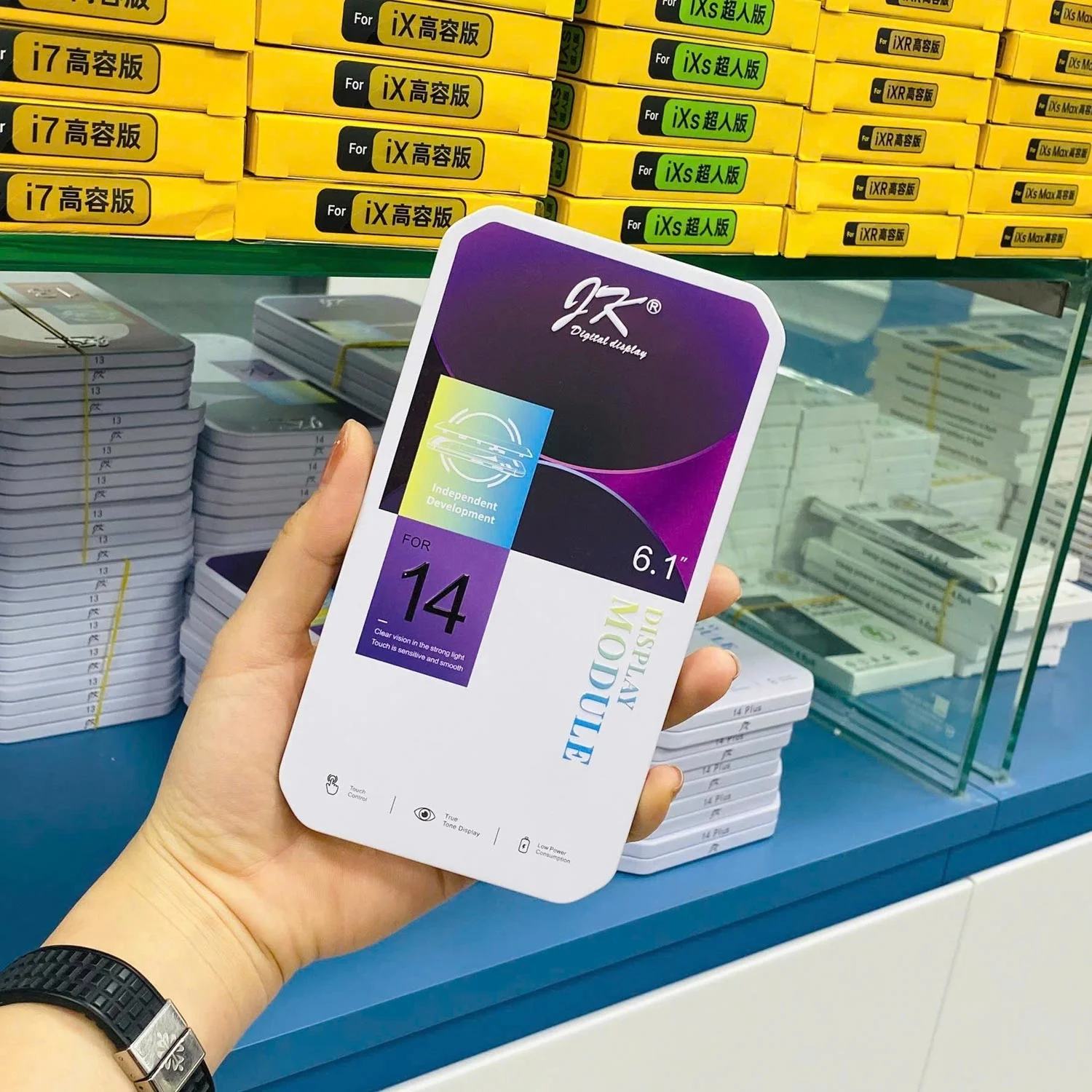 thay-man-hinh-iphone-16-chinh-hang-4