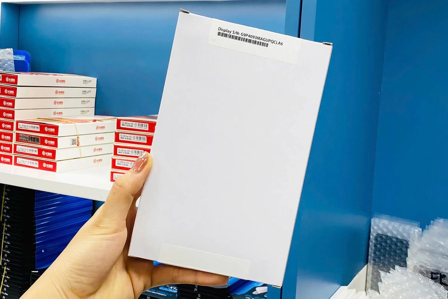 thay-man-hinh-iphone-16-plus-chinh-hang-chon-man-chinh-hang