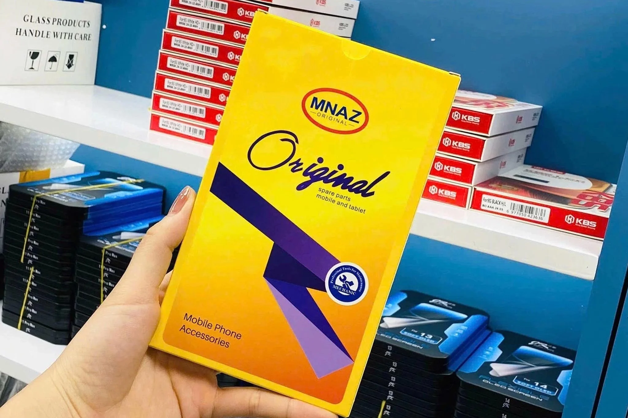 thay-man-hinh-iphone-16-pro-chinh-hang-thay-man-nao