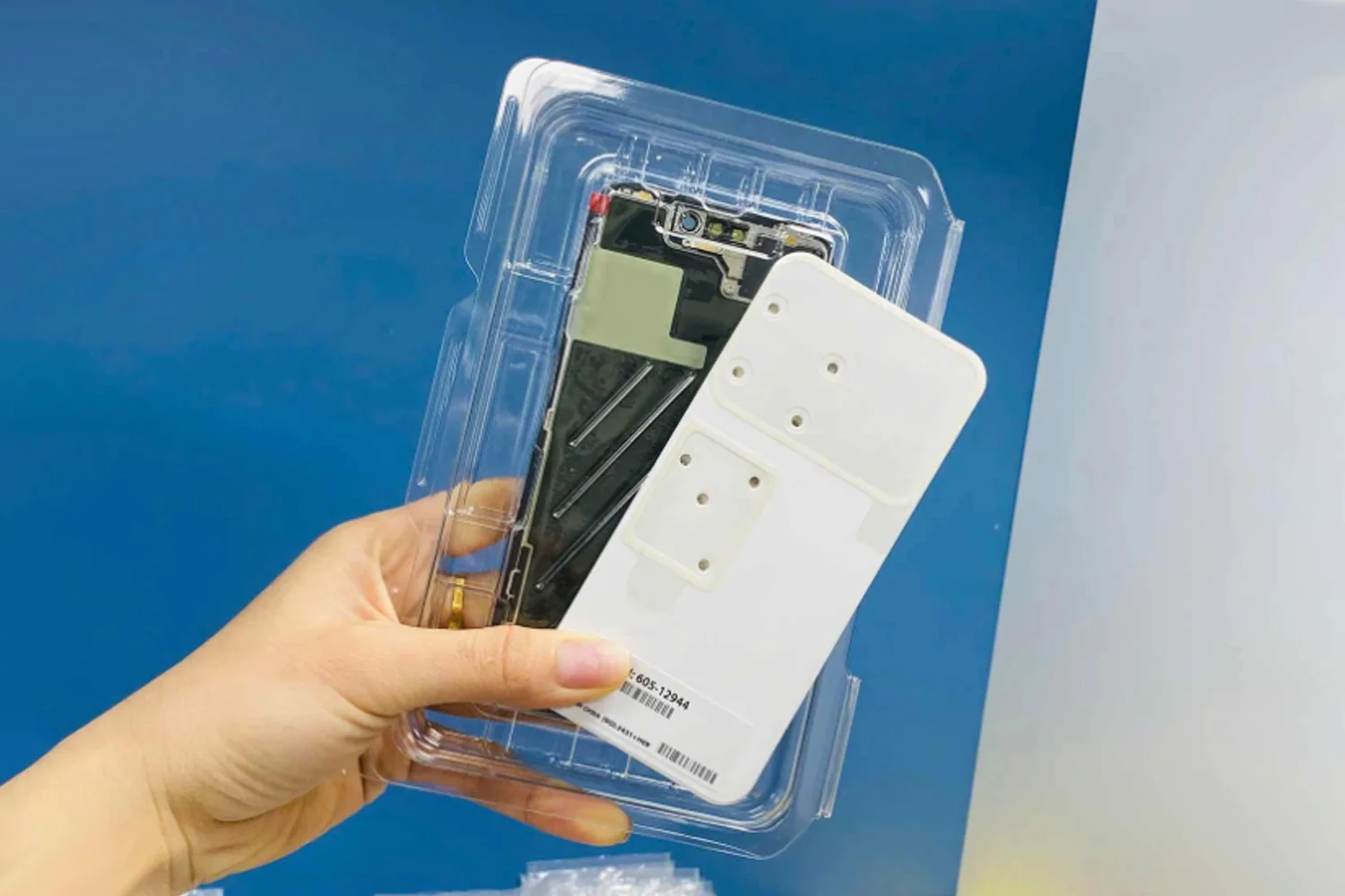 thay-man-hinh-iphone-17-pro-chinh-hang-thay-man-chinh-hang