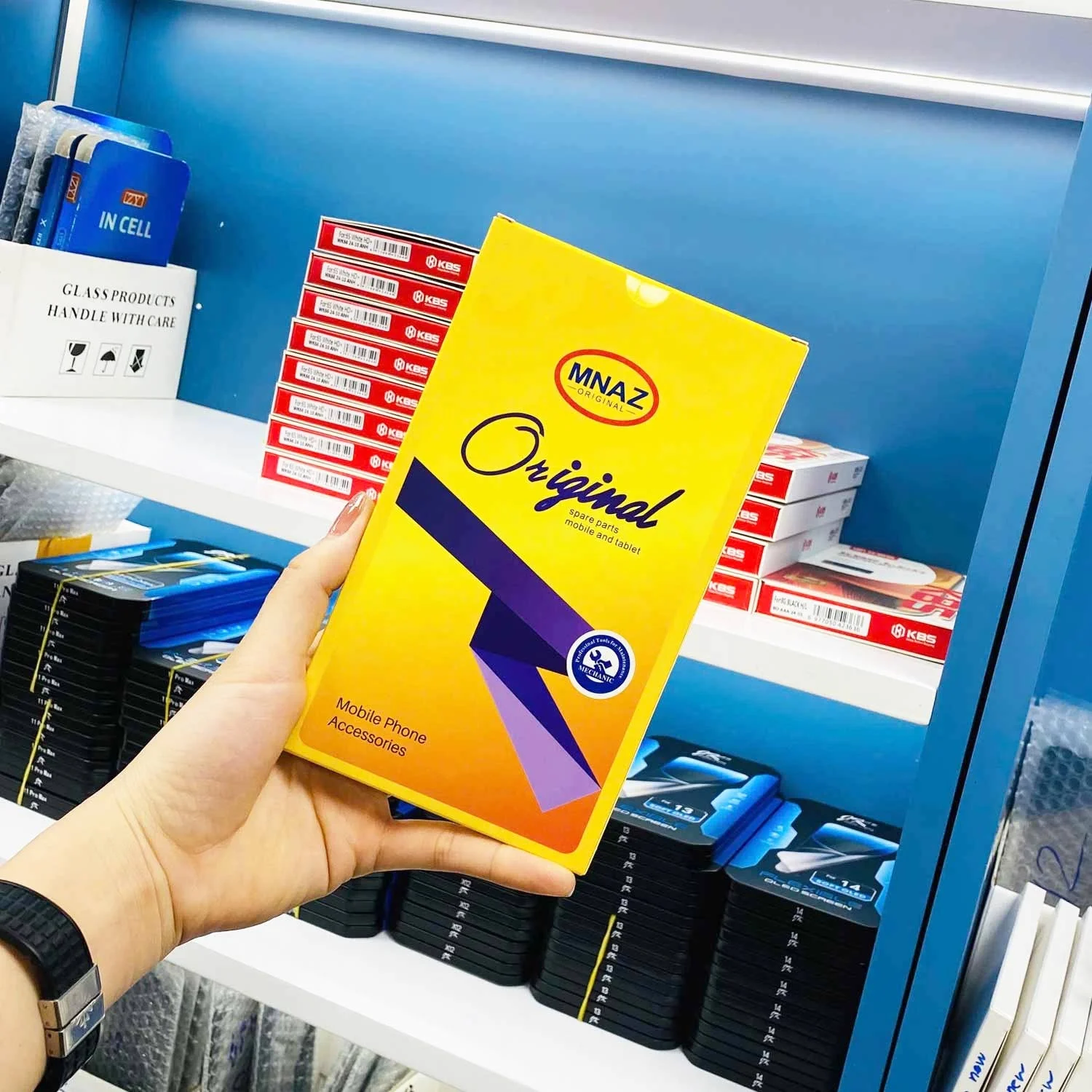 thay-man-hinh-iphone-17-pro-max-chinh-hang-2