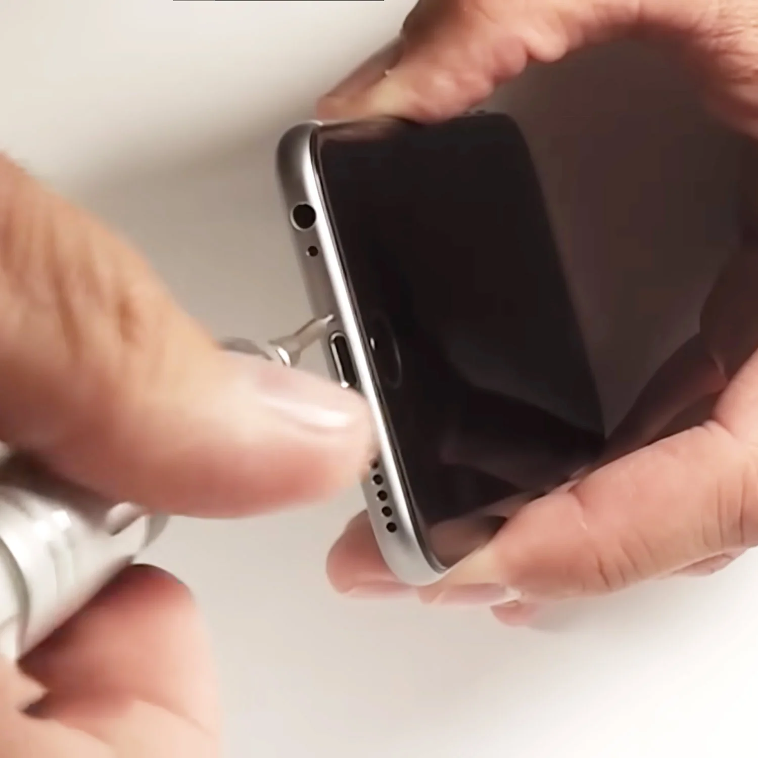 thay-man-hinh-iphone-6-chinh-hang-1