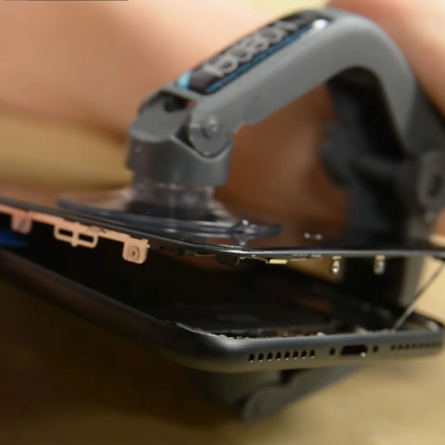 thay-man-hinh-iphone-7-plus-chinh-hanghtml-3