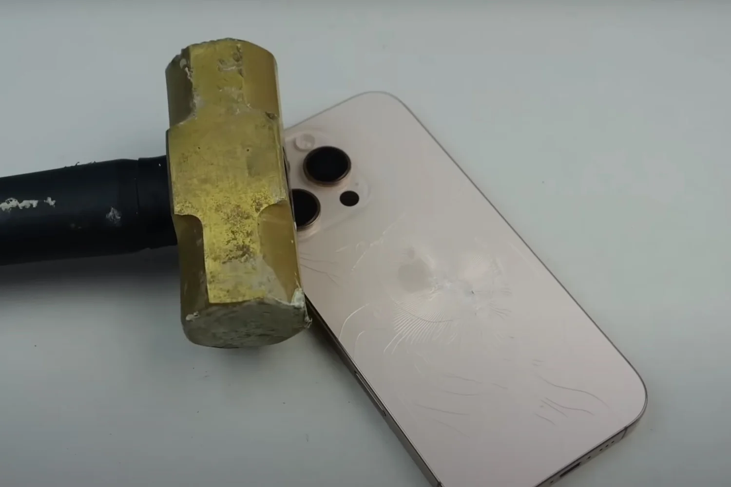 thay-man-hinh-iphone-nguyen-nhan-hu-hong-man-hinh-iphone