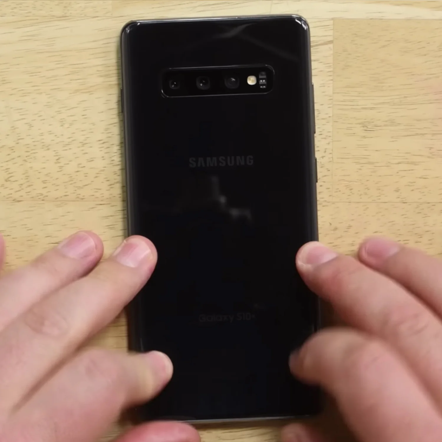 thay-man-hinh-samsung-galaxy-s10-slide5