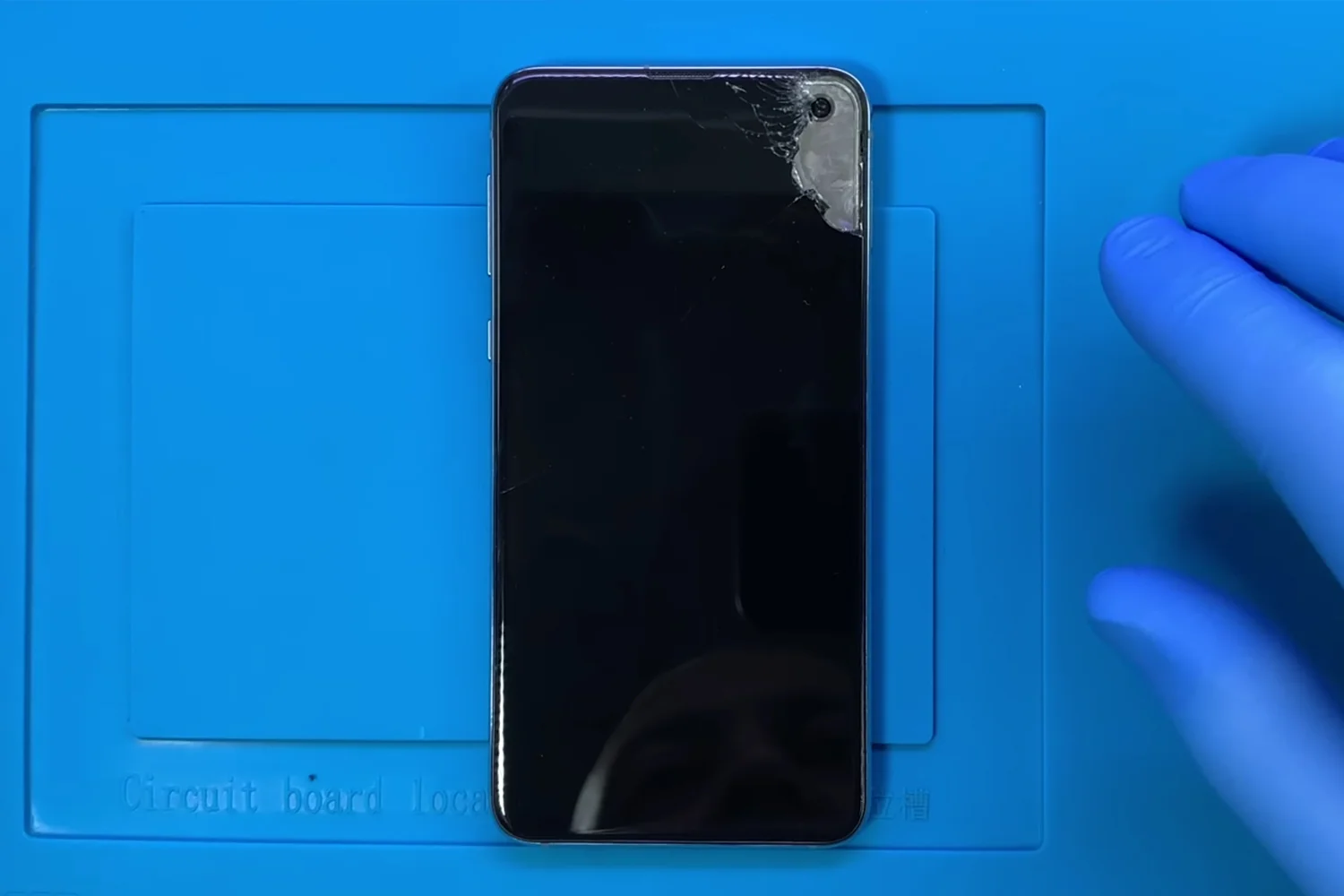 thay-man-hinh-samsung-galaxy-s10e-dau-hieu