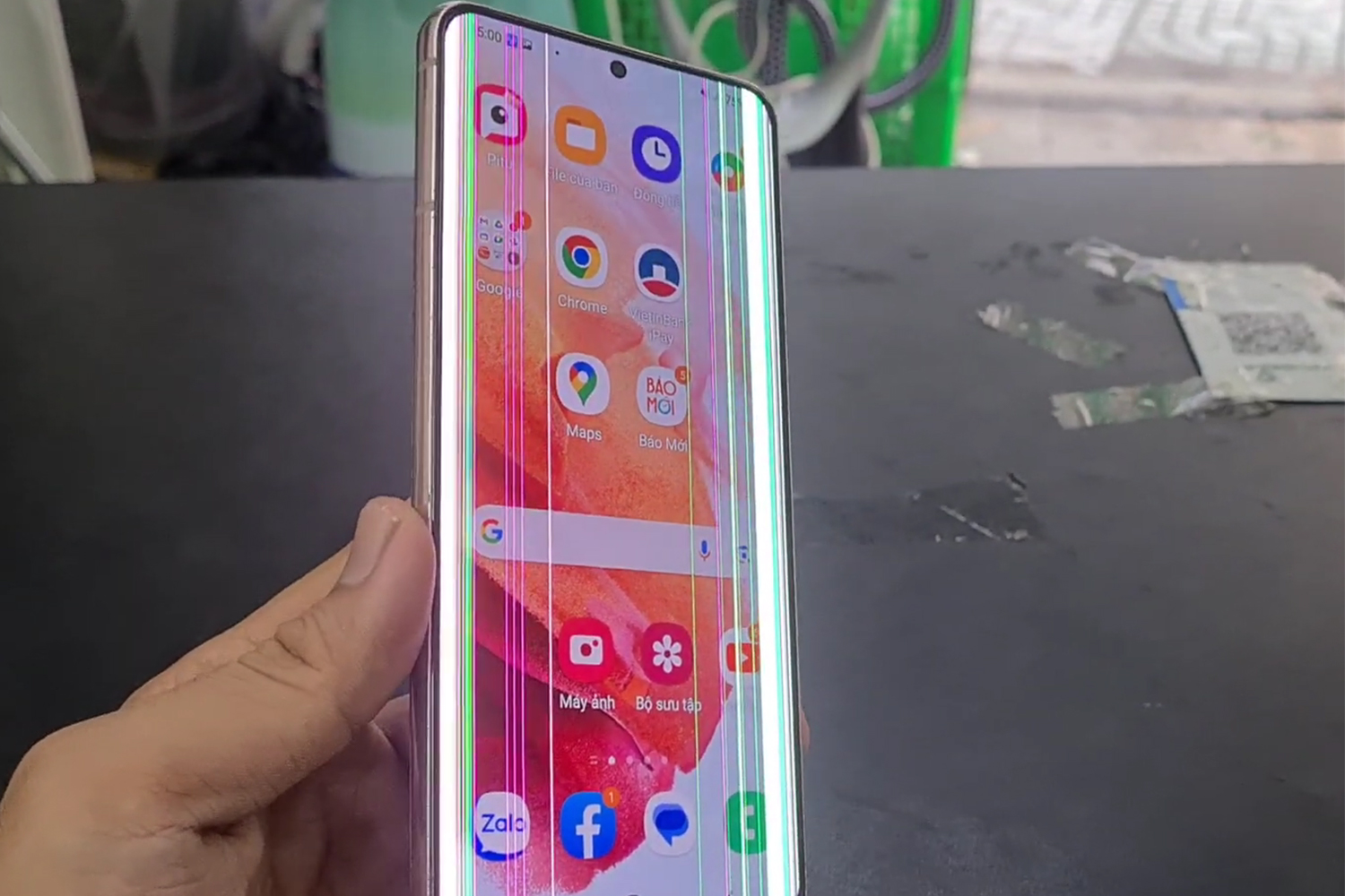 thay-man-hinh-samsung-galaxy-s21-plus-chinh-hang-dau-hieu