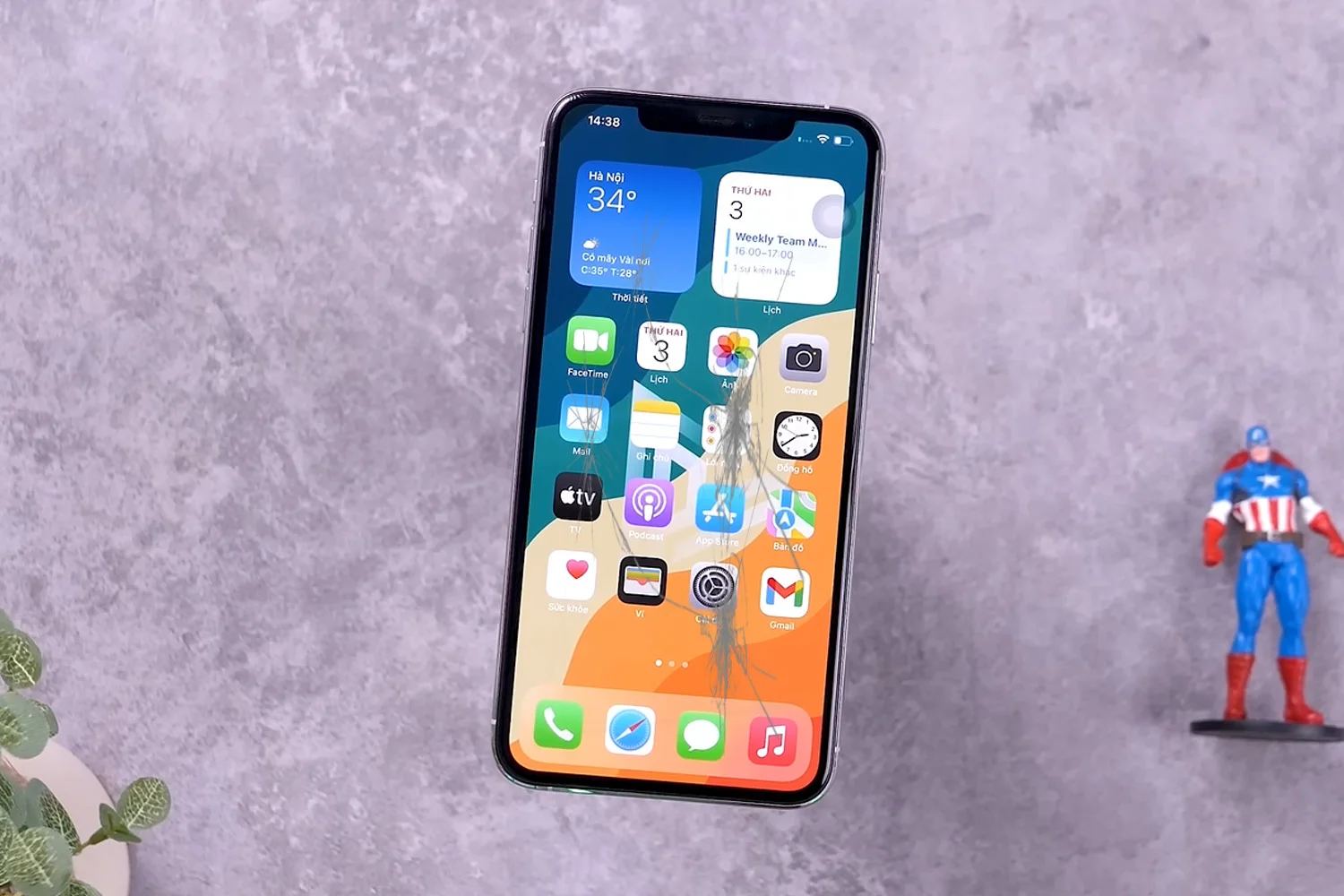 thay-mat-kinh-ep-kinh-iphone-11-pro-max-chinh-hang.html-thay-kinh