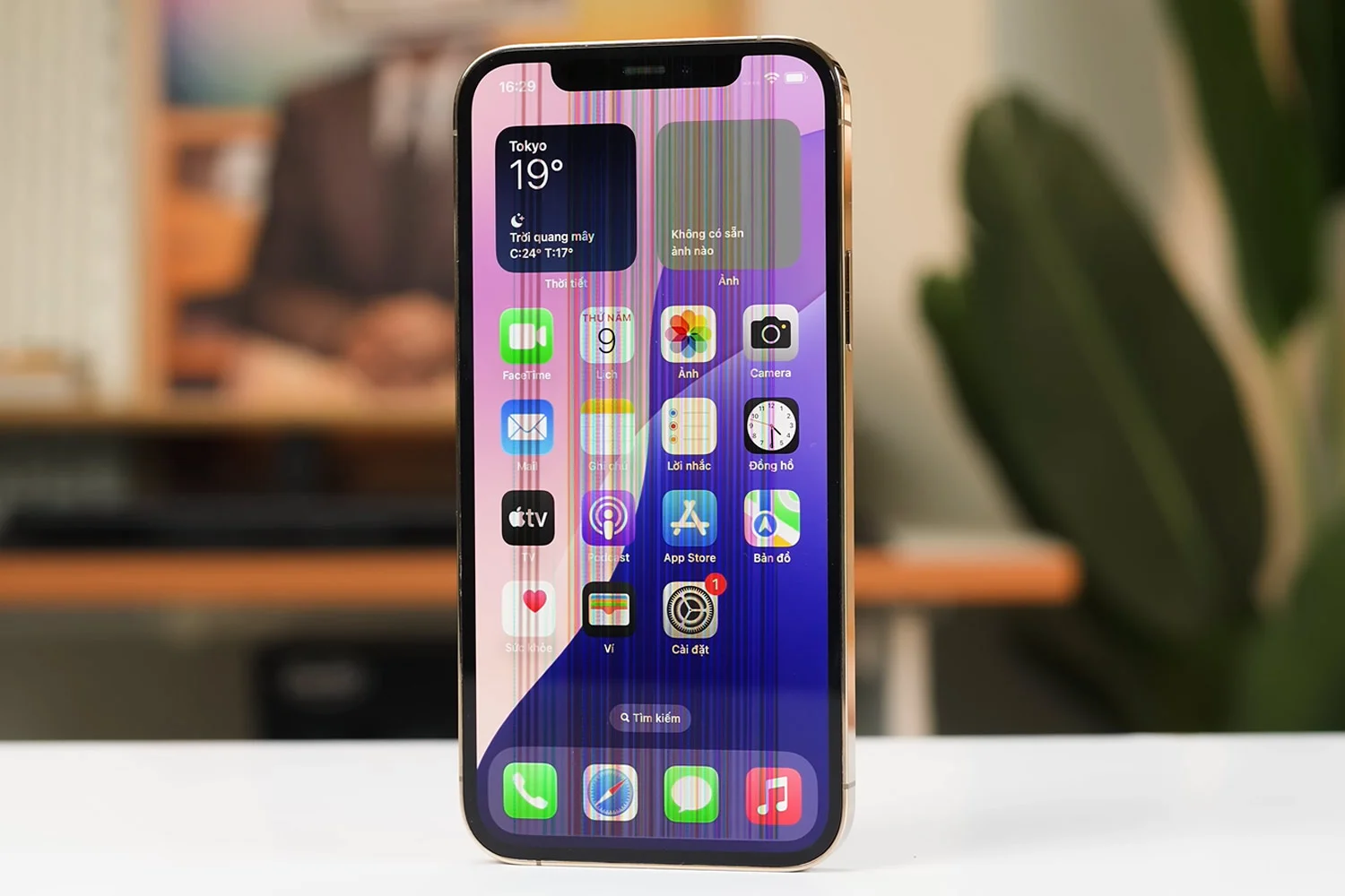 thay-mat-kinh-ep-kinh-iphone-12-pro-chinh-hang.html-thay-man-hinh