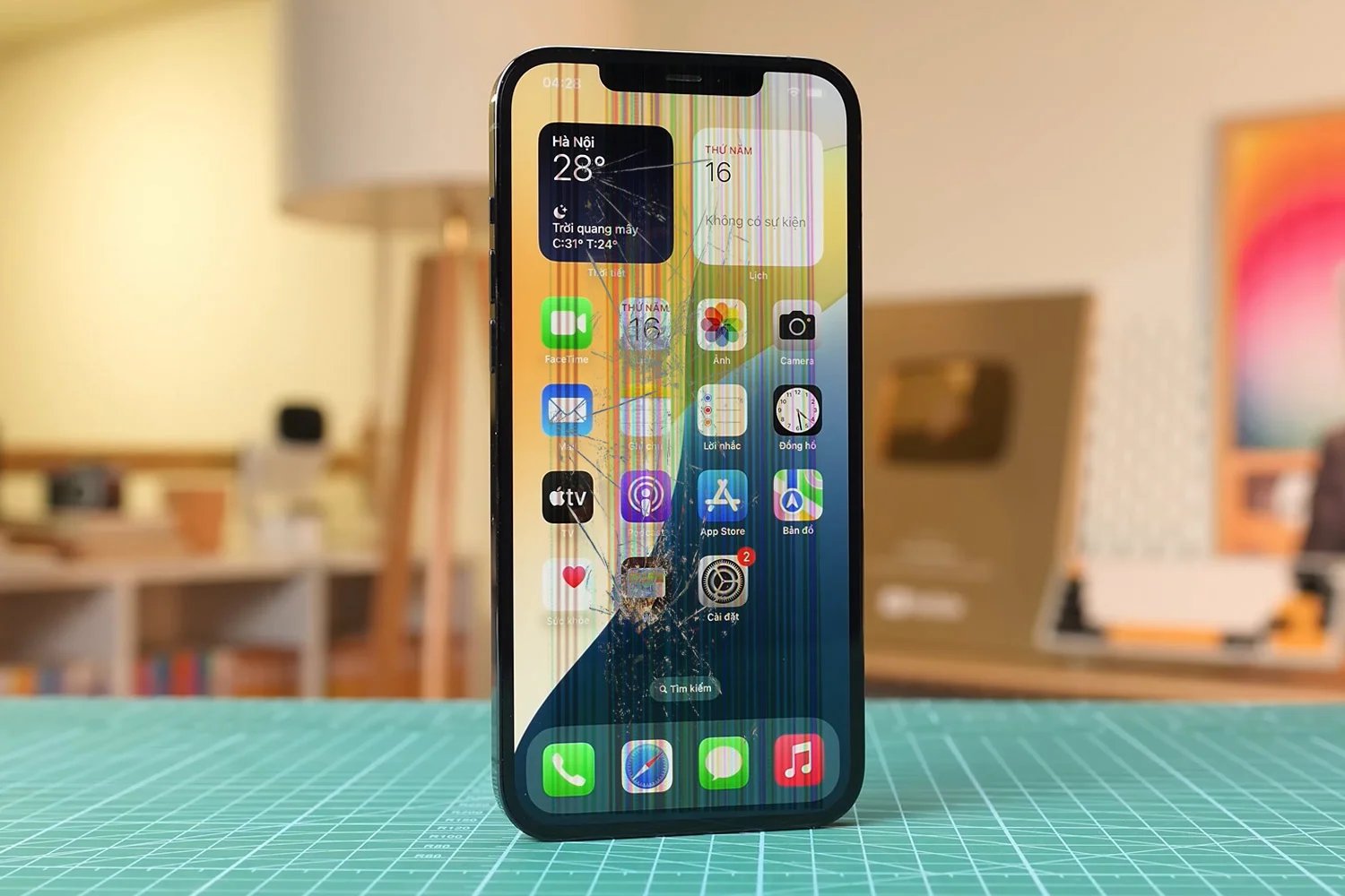 thay-mat-kinh-ep-kinh-iphone-12-pro-max-chinh-hang.html-thay-man-hinh