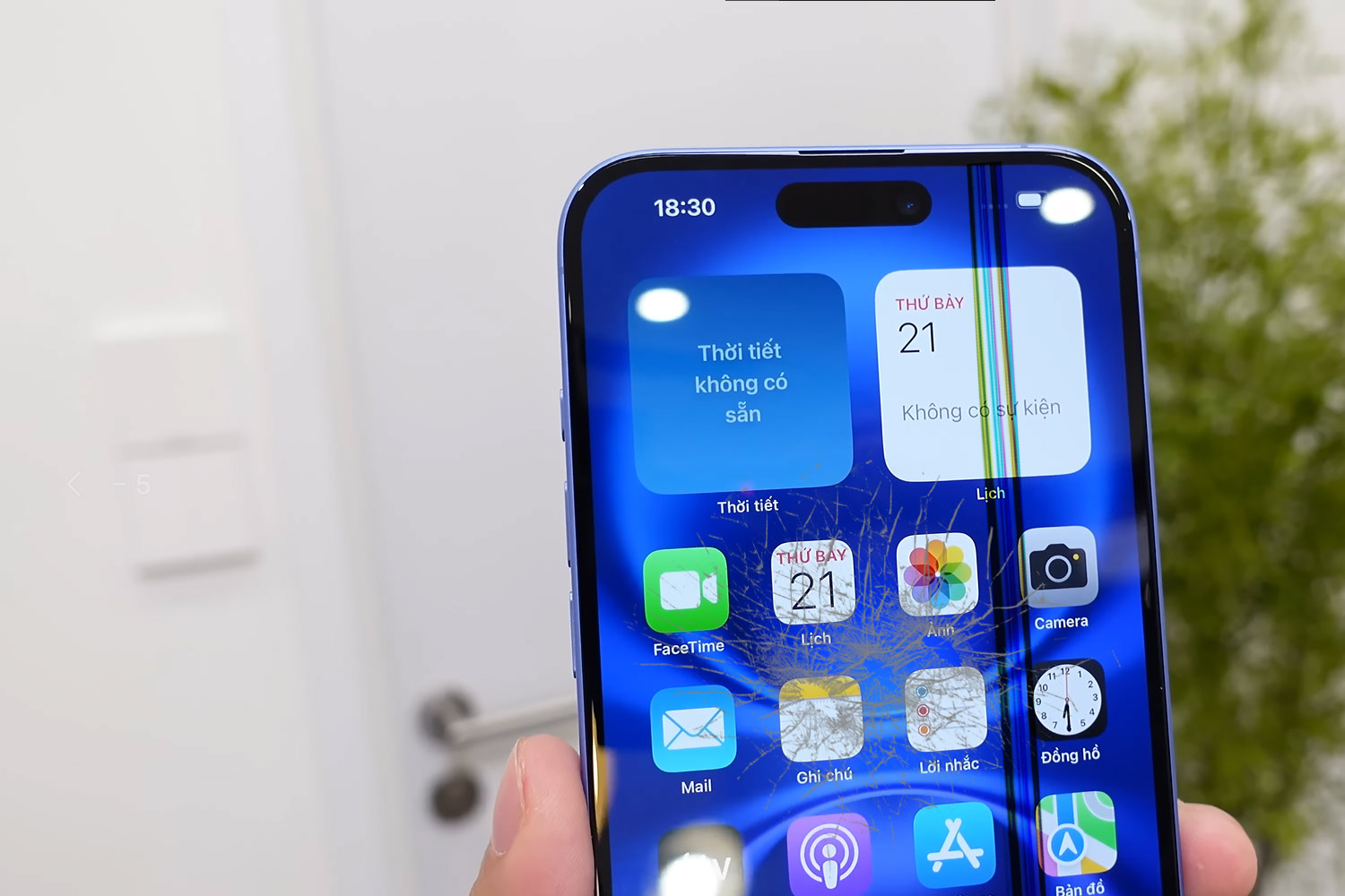 thay-mat-kinh-ep-kinh-iphone-16-plus-chinh-hang.html-thay-man-hinh