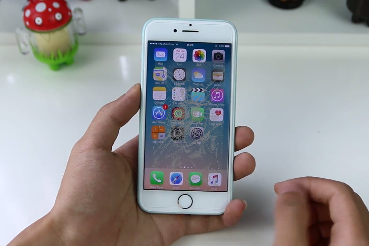 thay-mat-kinh-ep-kinh-iphone-7-chinh-hang.html-thay-kinh