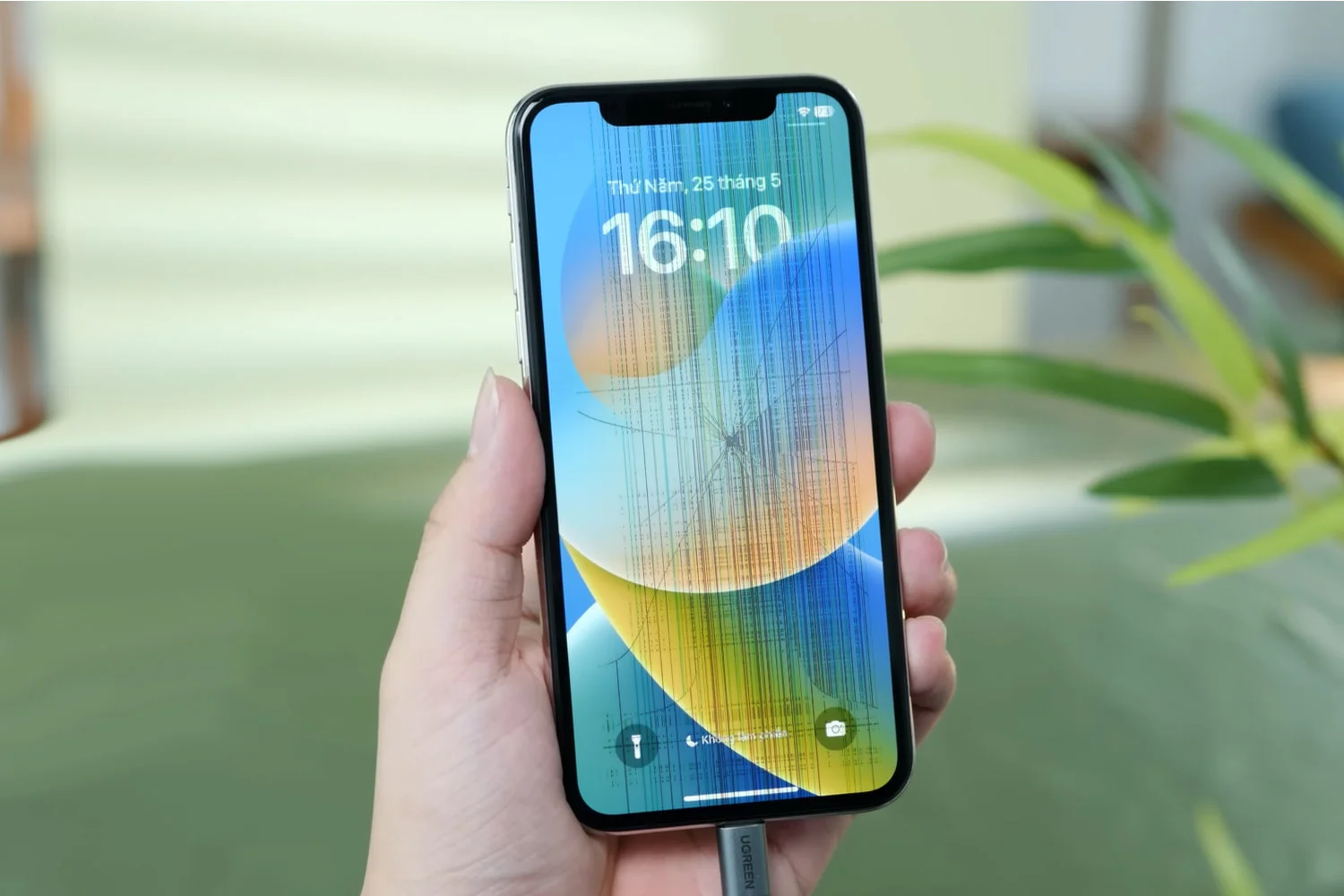 thay-mat-kinh-ep-kinh-iphone-x-chinh-hang.html-thay-man-hinh