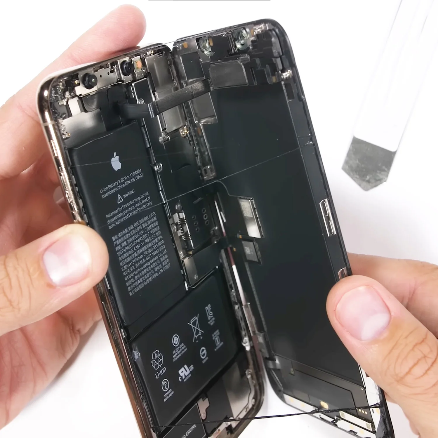 thay-mat-kinh-ep-kinh-iphone-xs-max-chinh-hanghtml-4