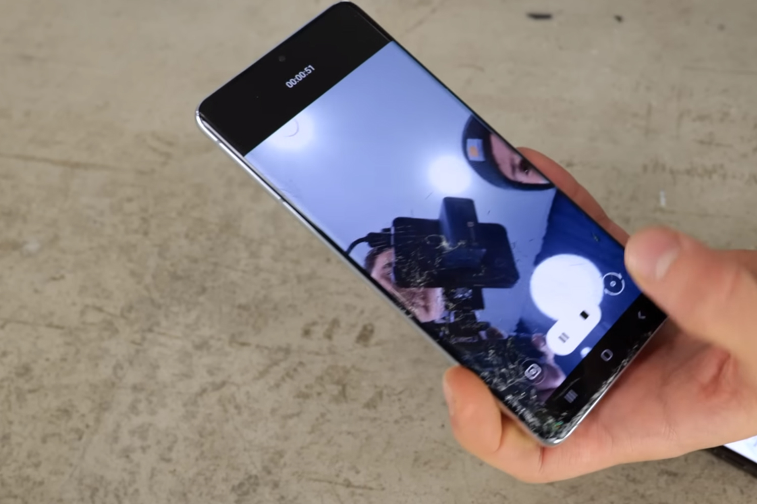 thay-mat-kinh-ep-kinh-samsung-galaxy-s21-dau-hieu