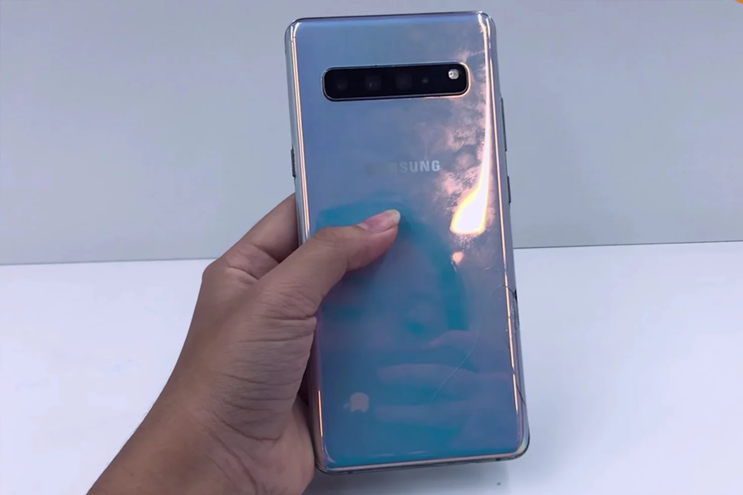 thay-mat-kinh-sau-samsung-galaxy-s10-dau-hieu