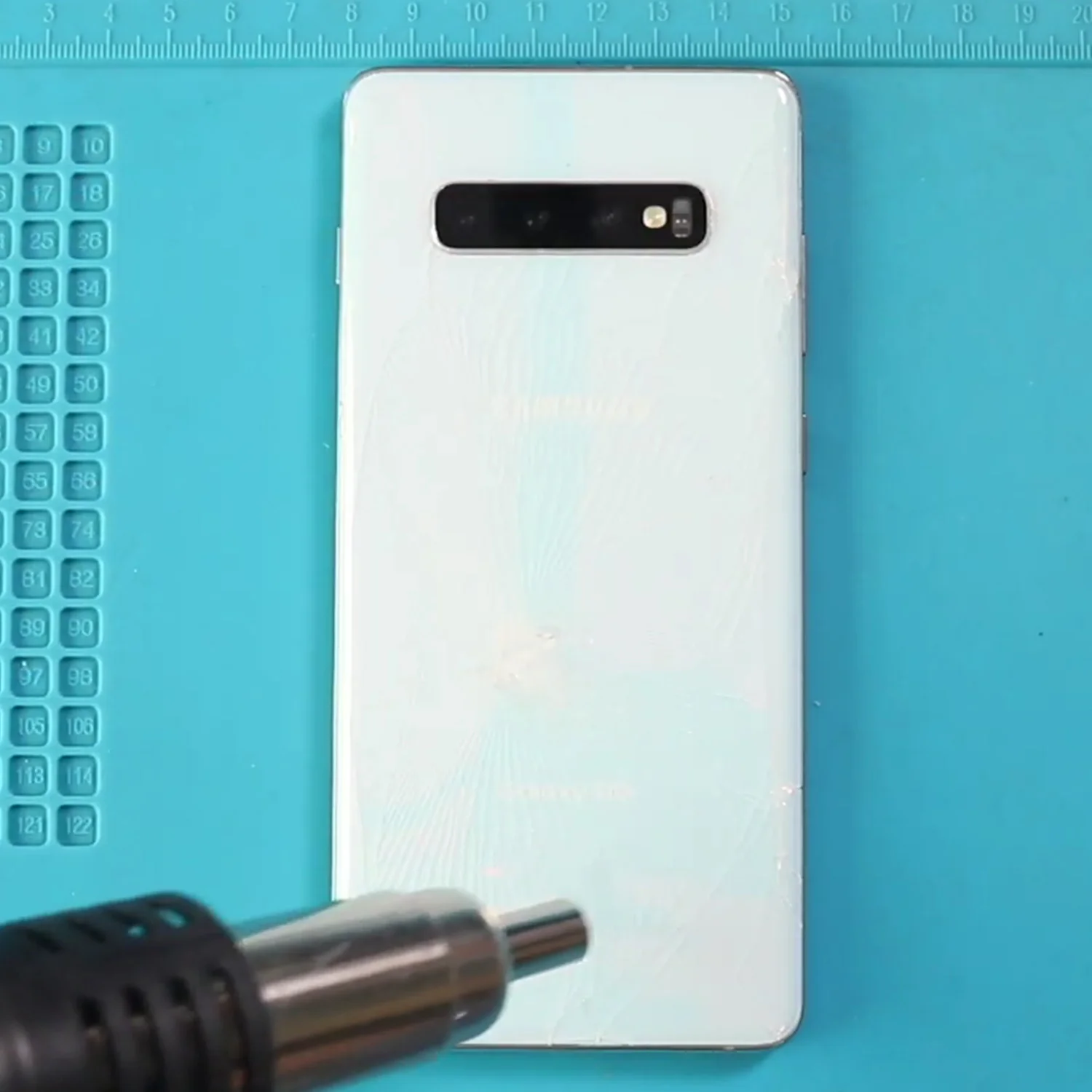 thay-mat-kinh-sau-samsung-galaxy-s10-plus-slide2