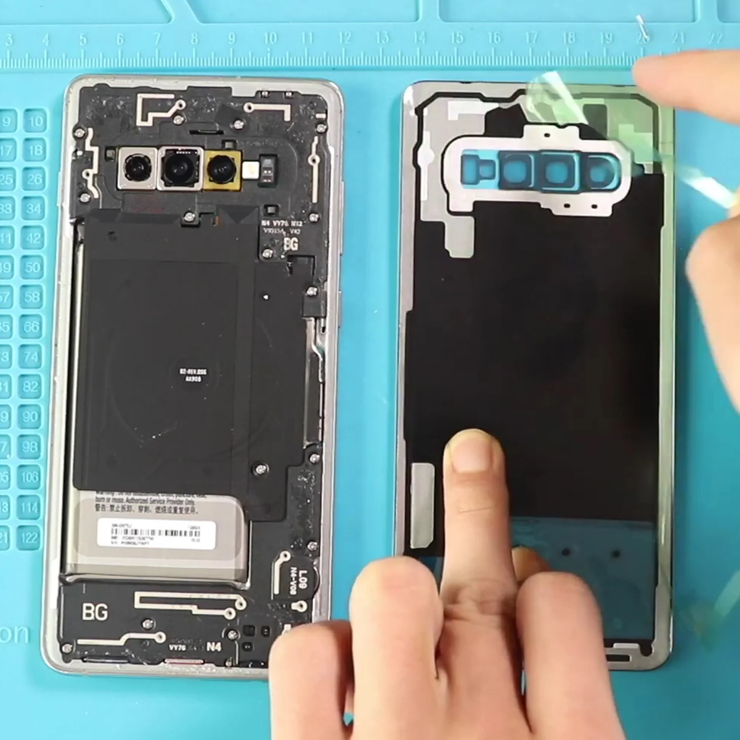 thay-mat-kinh-sau-samsung-galaxy-s10-plus-slide5