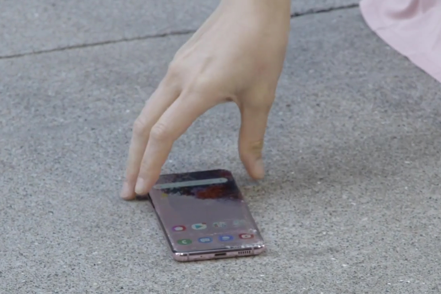 thay-mat-kinh-sau-samsung-galaxy-s20-fe-nguyen-nhan