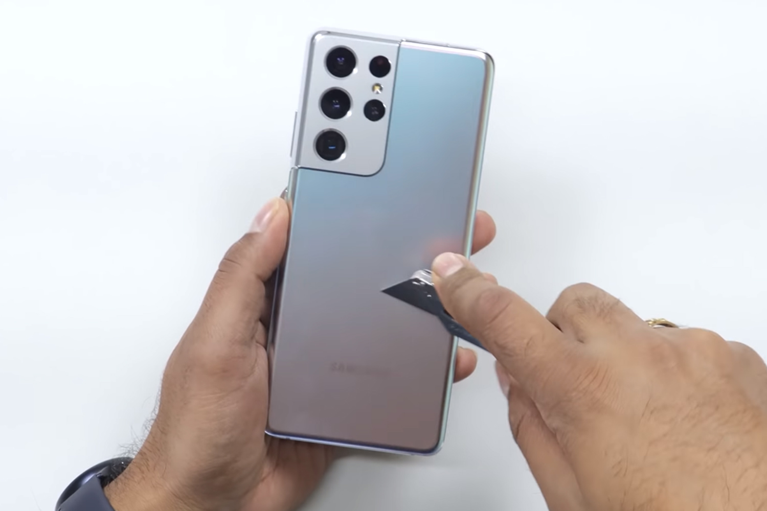 thay-mat-kinh-sau-samsung-galaxy-s21-ultra-nguyen-nhan