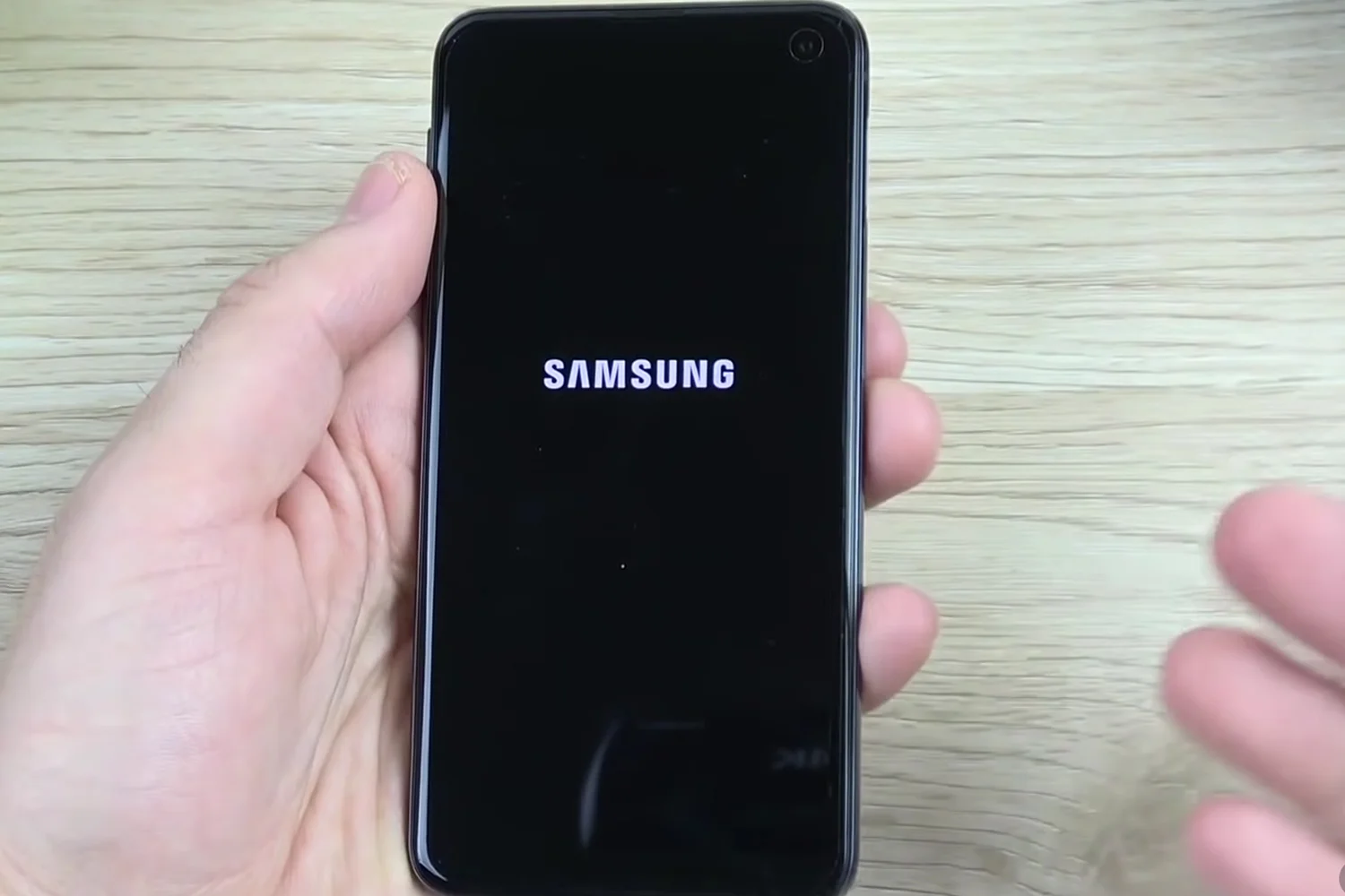 thay-pin-samsung-galaxy-s10e-dau-hieu