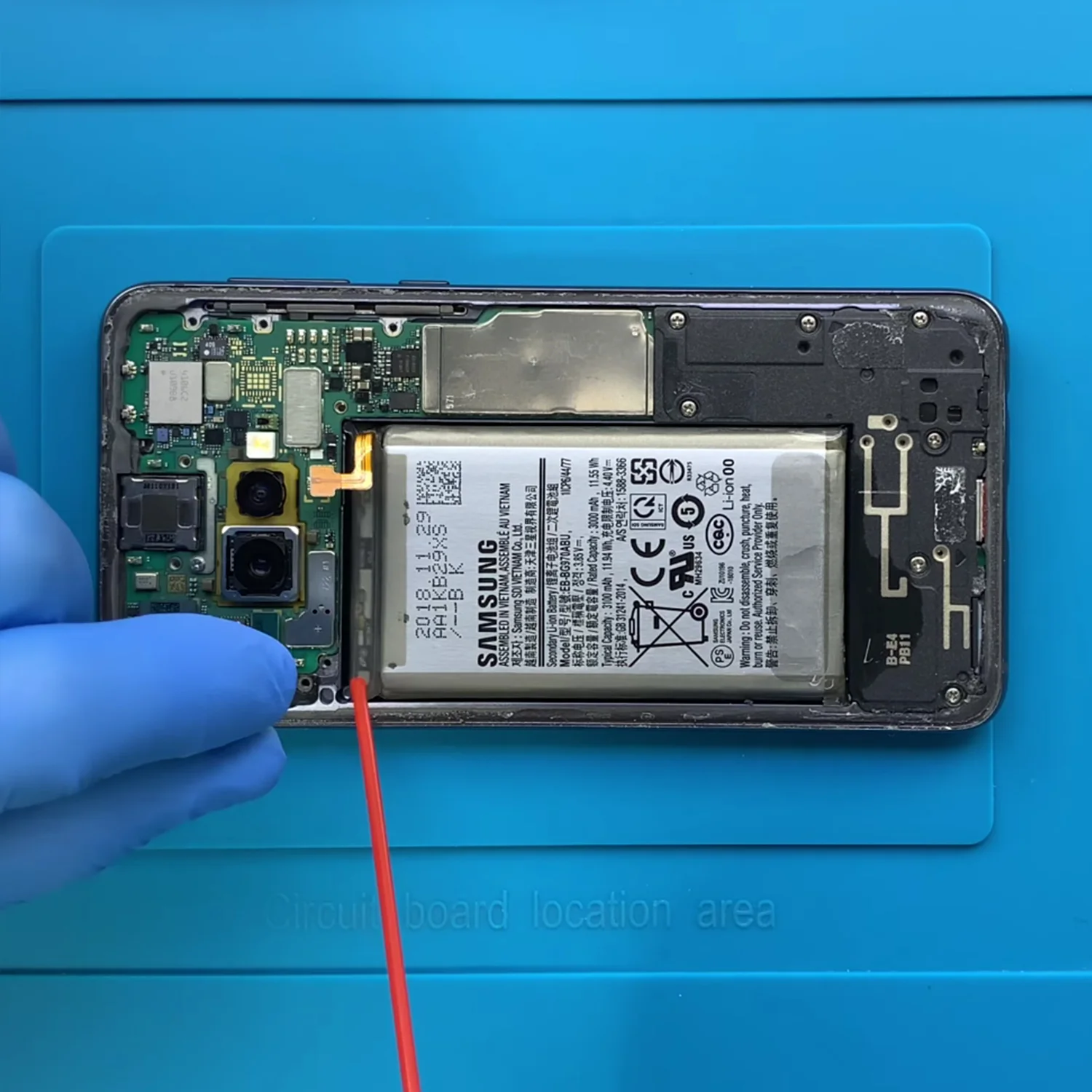 thay-pin-samsung-galaxy-s10e-slide3